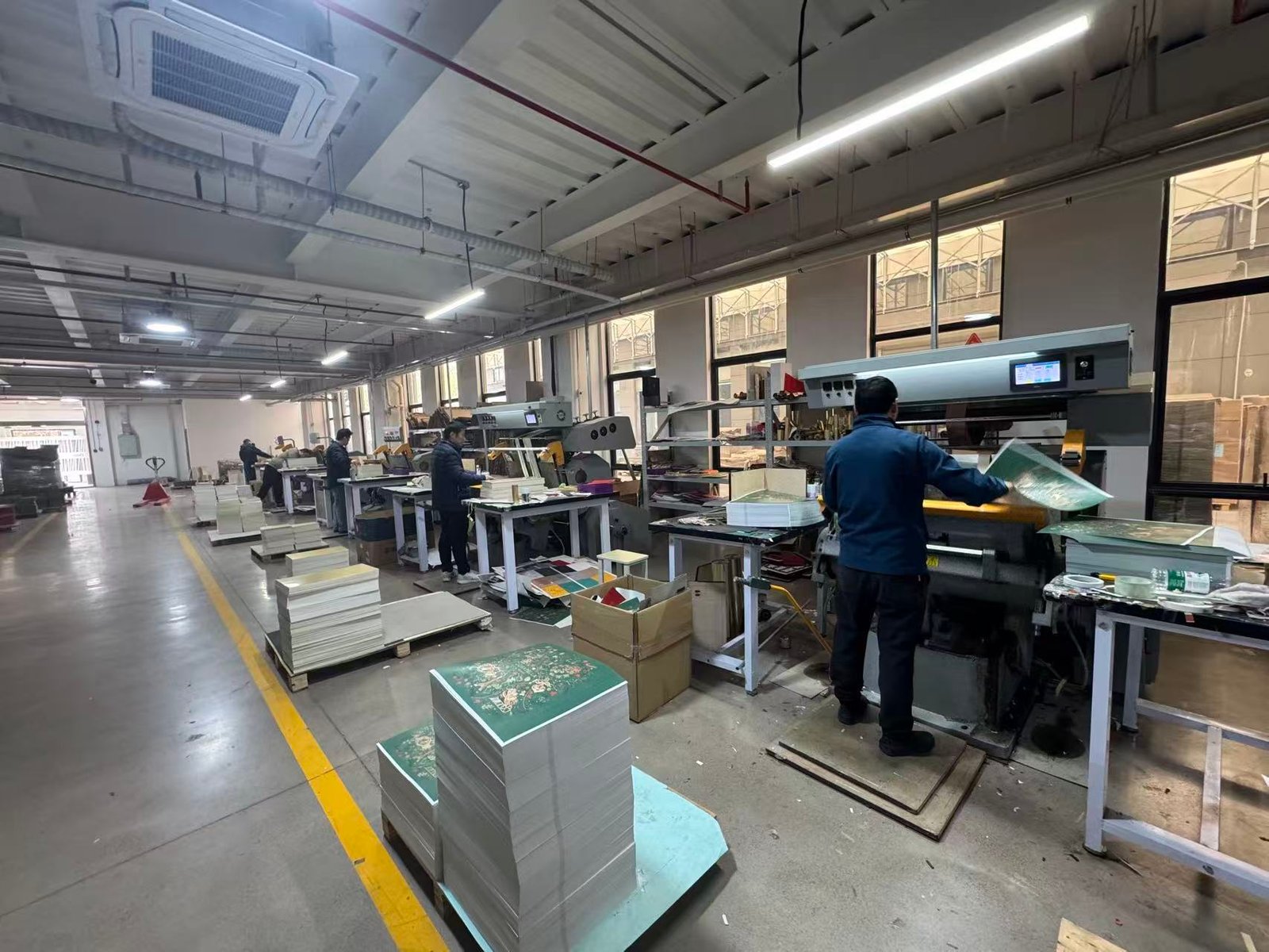 BoxesBest factory production floor